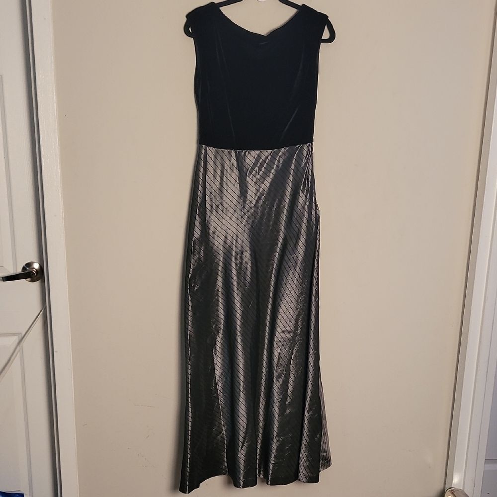 VTG Crimson Black Velvet and Silver Grey Taffeta Evening Gown Sz 10 Prom HOCO